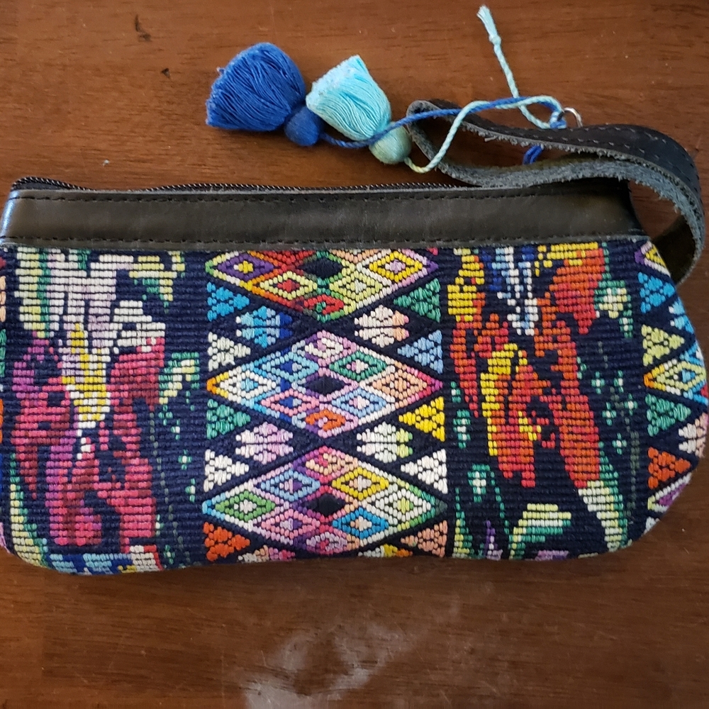 Nena and Co clutch